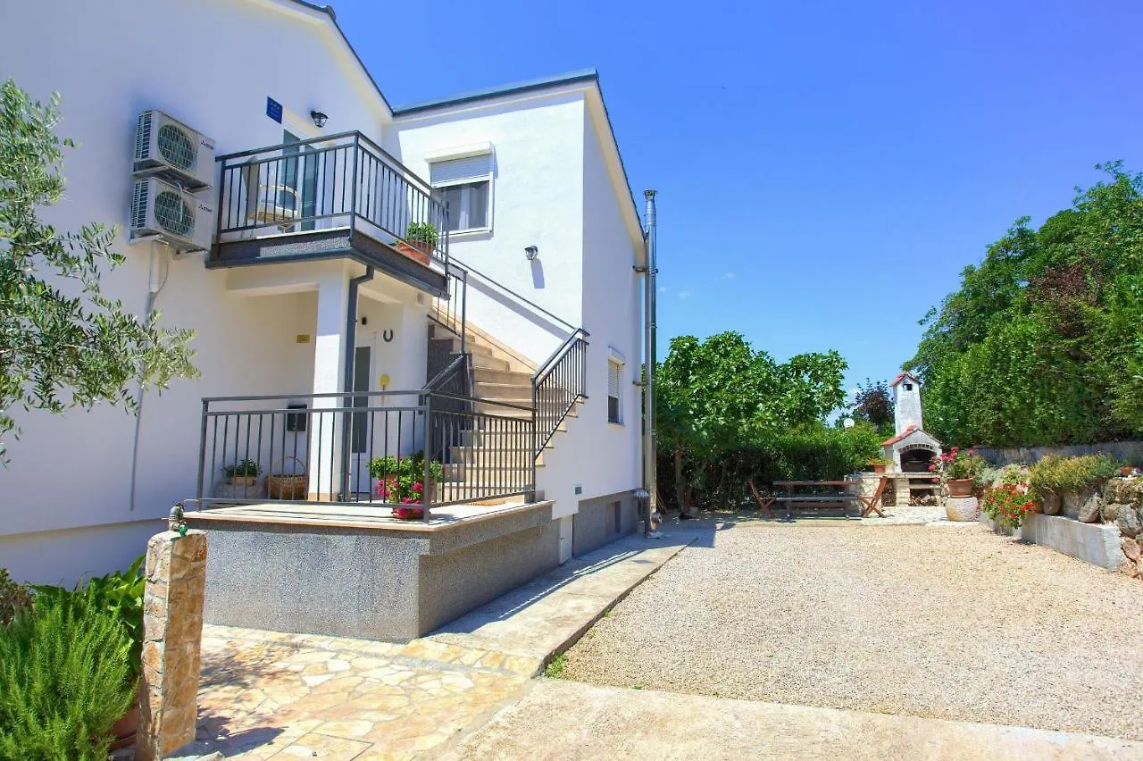 Apartments With A Parking Space Njivice, Krk - 20898 Croatia