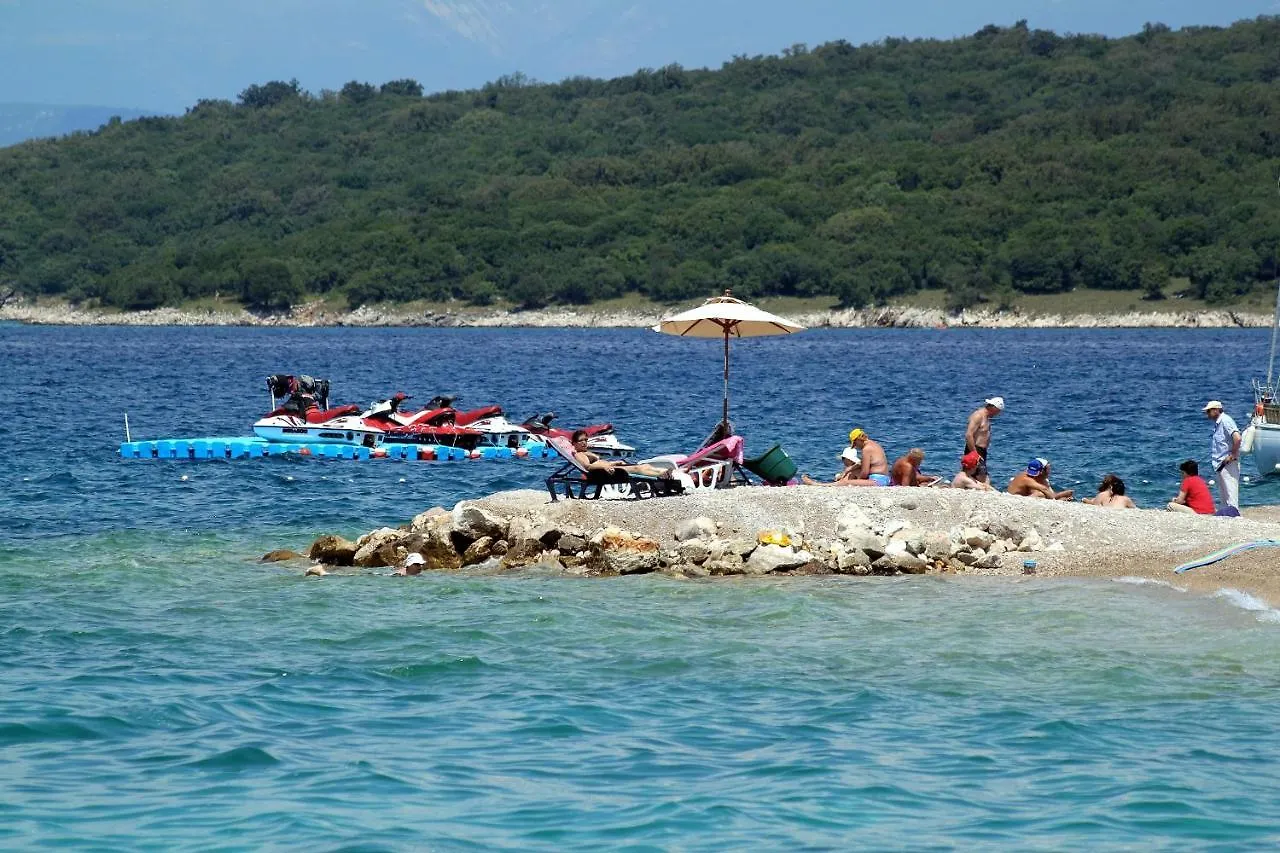 Apartments With A Parking Space Njivice, Krk - 20898 Croatia